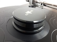 180g Vinyl Plattenspieler Puck DELTA DEVICE | schwarz-glänzend