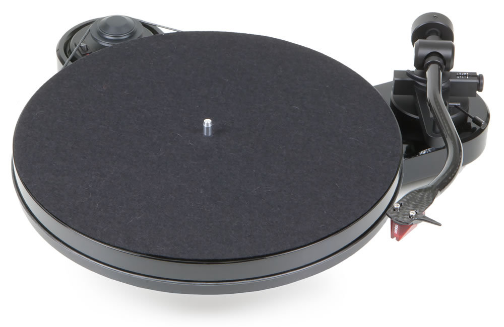 Pro-Ject RPM 1 Carbon turntable with Ortofon 2M Red