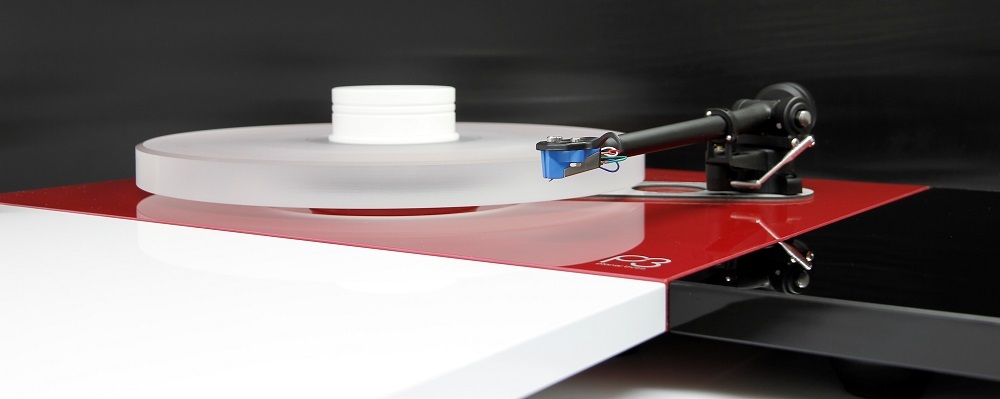Rega Plattenspieler PLANAR 3 mit DELTA DEVICE Upgrade Acrylteller und Vinyl Puck - HIFI TUNING Handmade in Germany by TIZO ACRYL